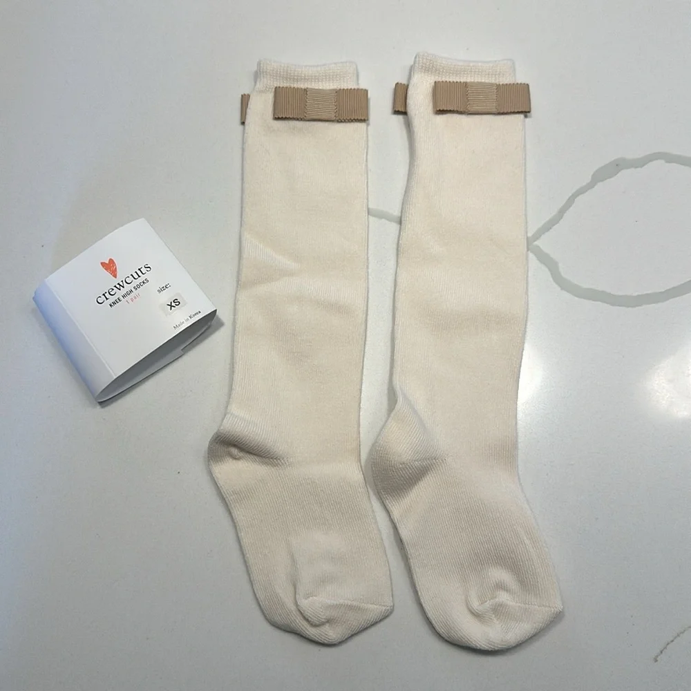 NWT J crew crewcuts girls knee high socks off-white beige with bows 🤍 size XS